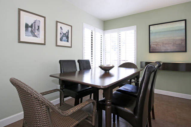 Dining area - 4531 Chateau Dr