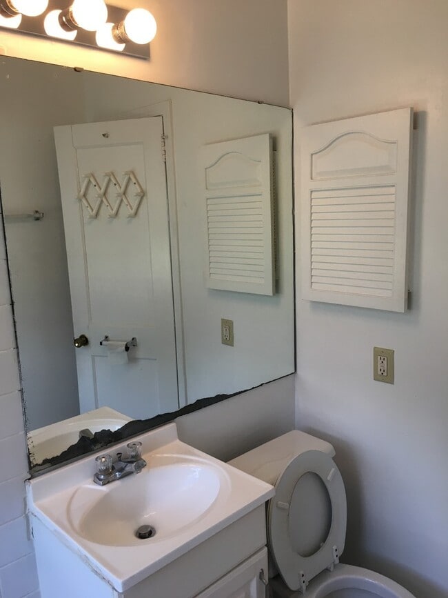 Building Photo - Harbrooke Downs - Unit 25-B