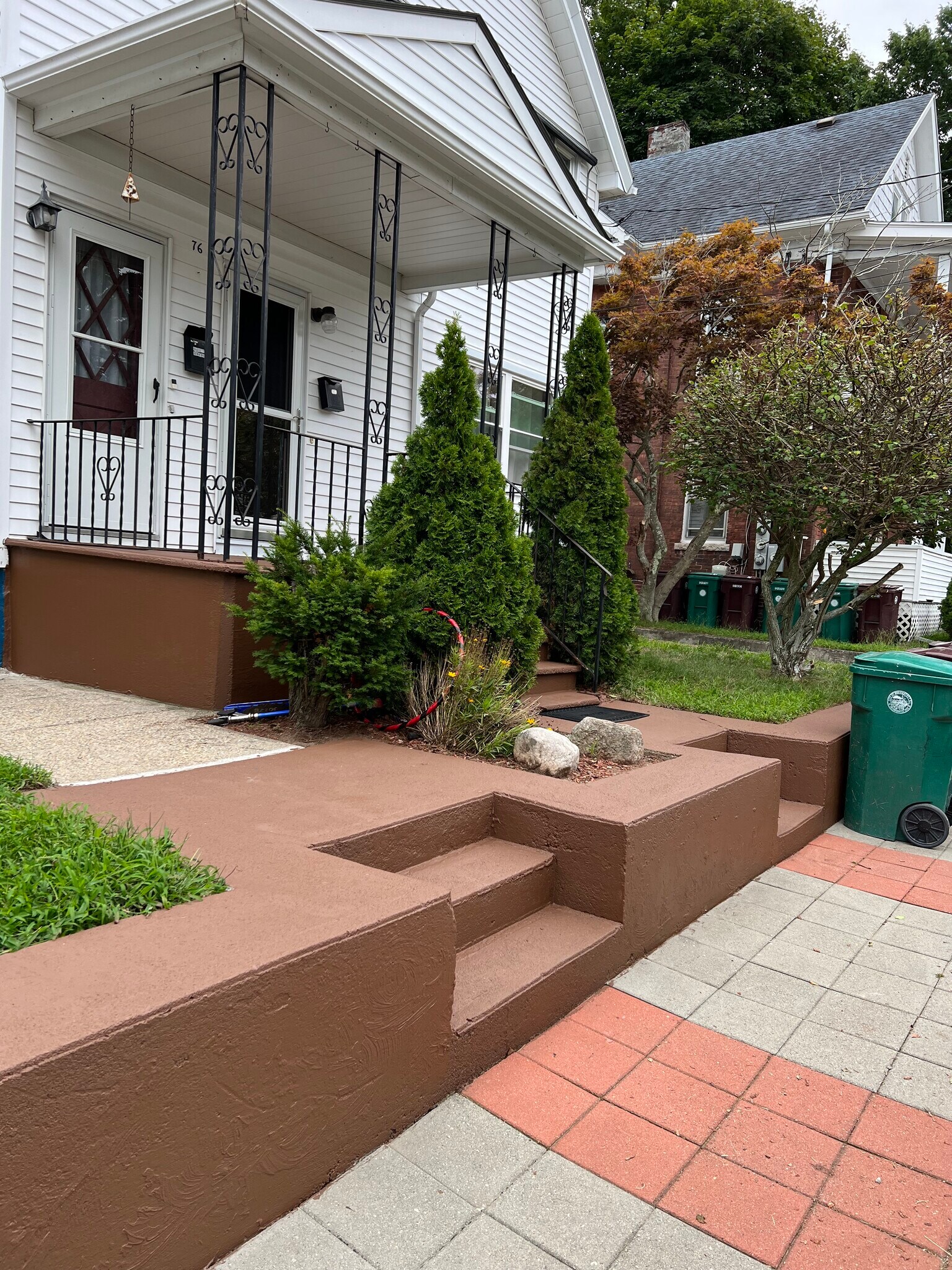 Building Photo - 76 Erie St