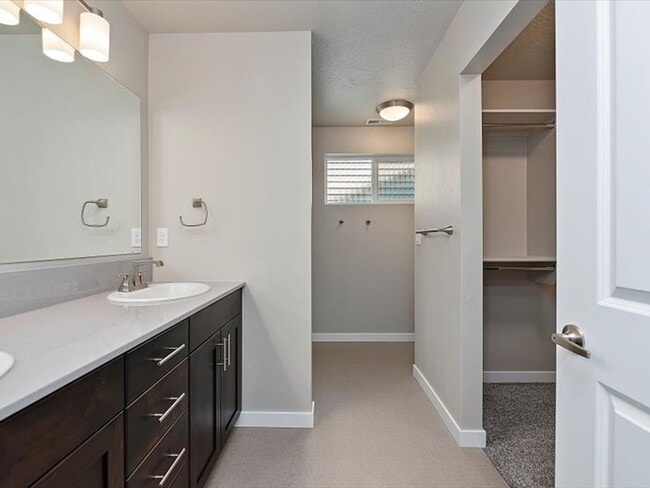 Building Photo - Must See!  Ready to move in! 4 bedroom, 2 bath home available in Verado with landscaping Included!