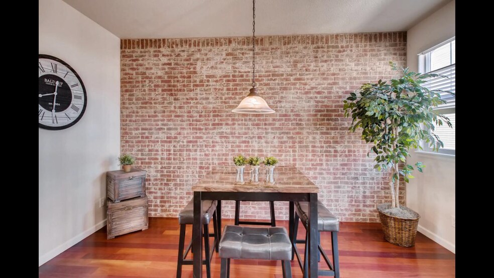 Building Photo - 324 E Fountain Blvd