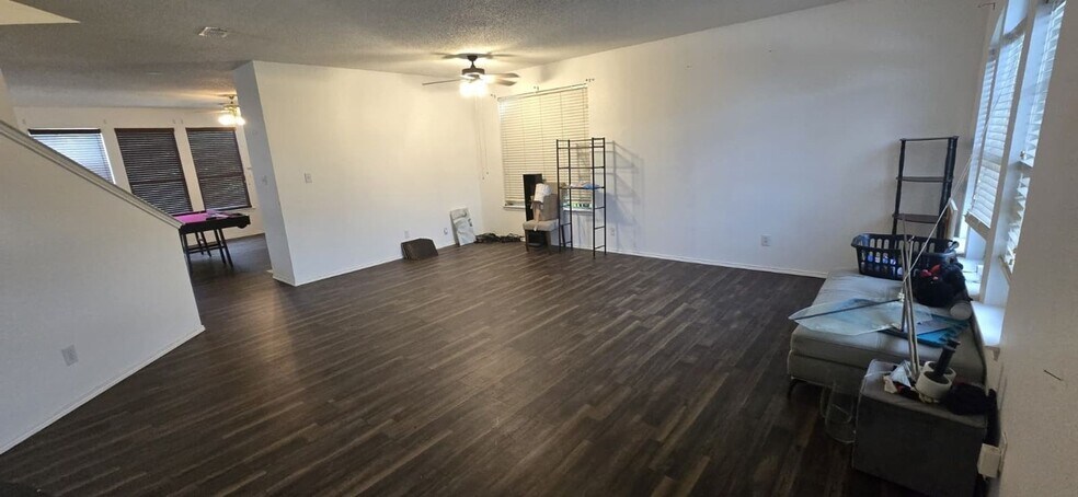 Building Photo - 722 Gillon Dr