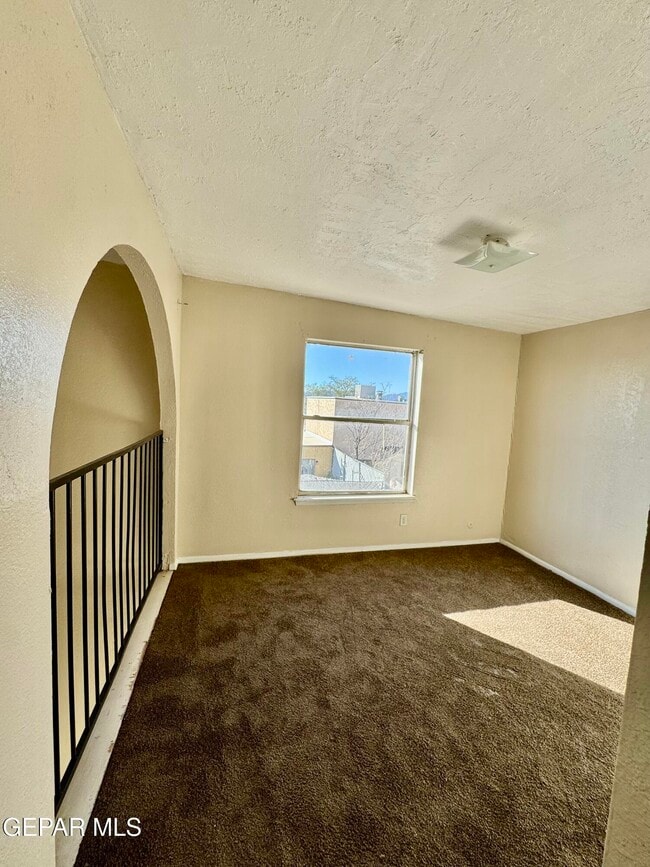 Building Photo - 943 Montera Rd