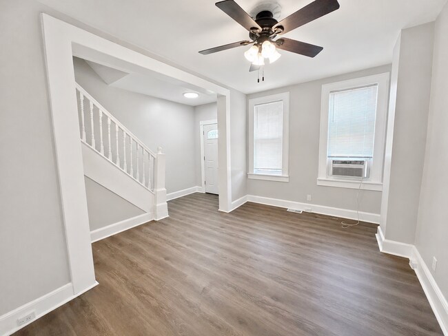 Building Photo - 3 Bedroom Home with Basement, Laundry Area & Bright Living Space