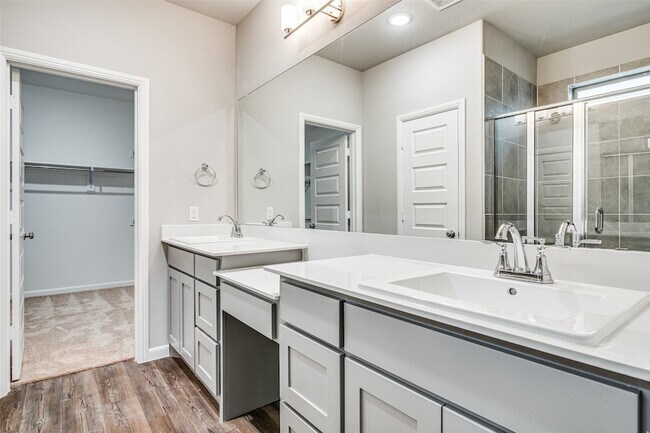 Building Photo - 5239 Amistad Dr
