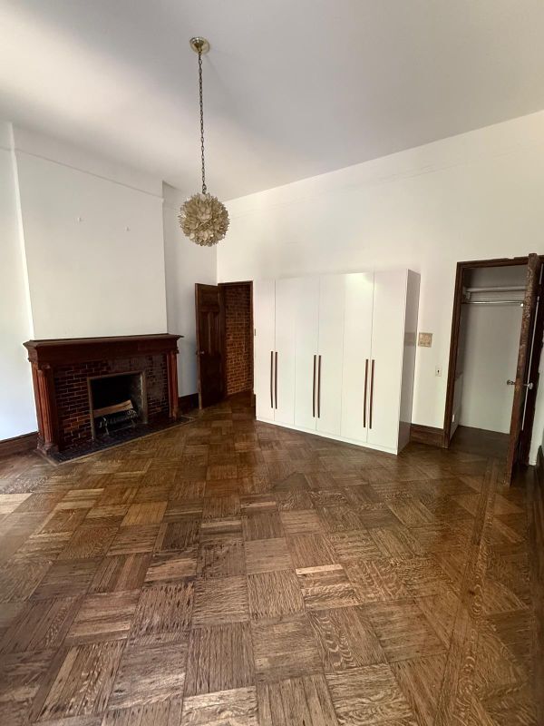 Building Photo - 67 W 83rd St