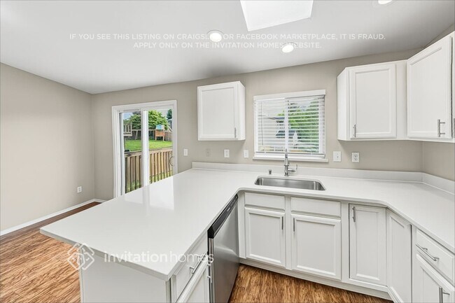 Building Photo - 8018 Crown Ridge Blvd