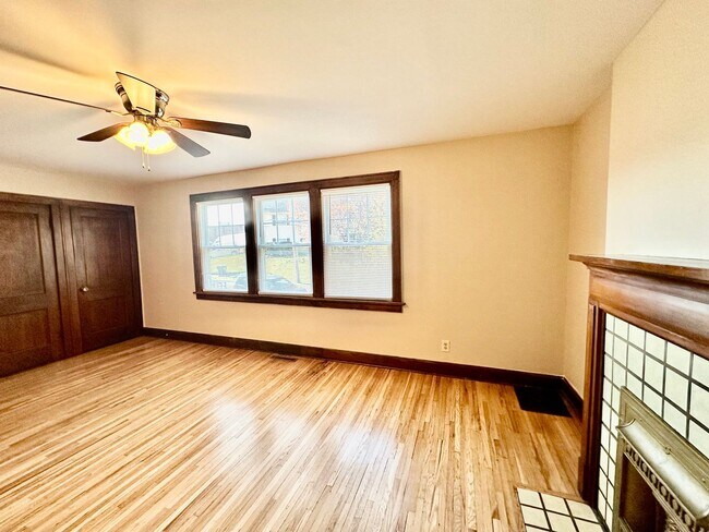 Building Photo - 24 W Tulane Rd