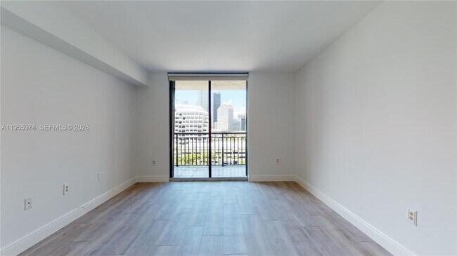 Building Photo - 540 Brickell Key Dr