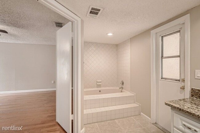 Building Photo - 3 br, 3 bath House - 10192 Swanson Court UNIT