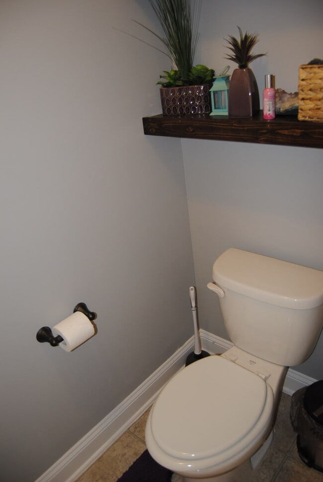 Building Photo - Spacious 4-Bedroom Home with Loft, New Carpet & Private Cul-de-Sac Location