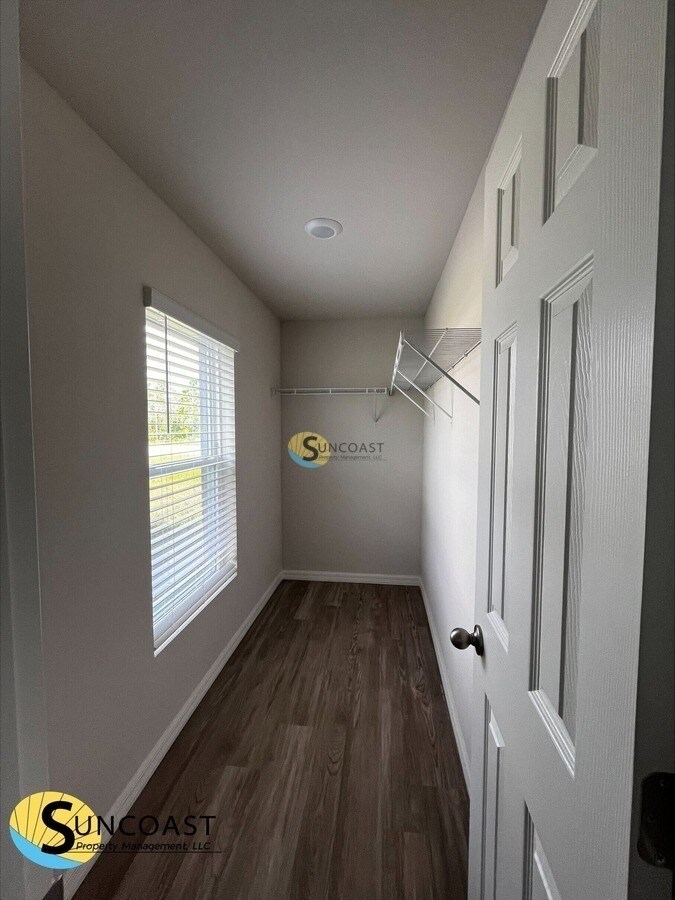 Building Photo - 355 Reeves St