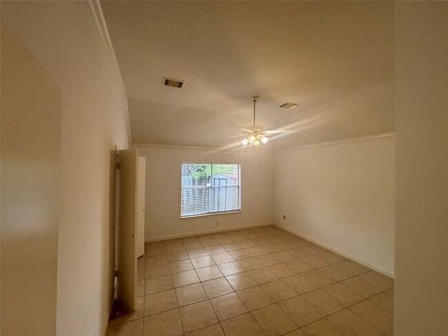 Building Photo - 15803 Mission Estates Ct