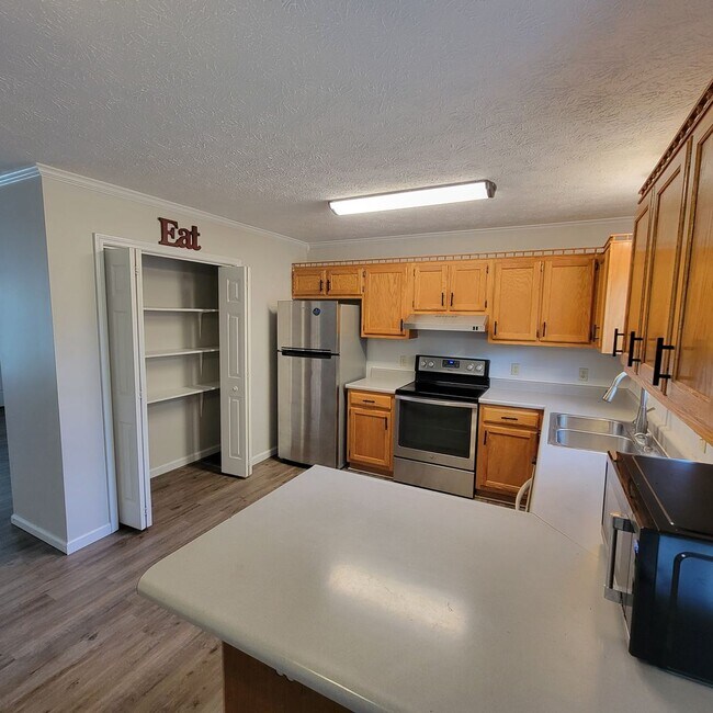 Building Photo - 3 Bed, 2 Bath Rental Home-Cookeville