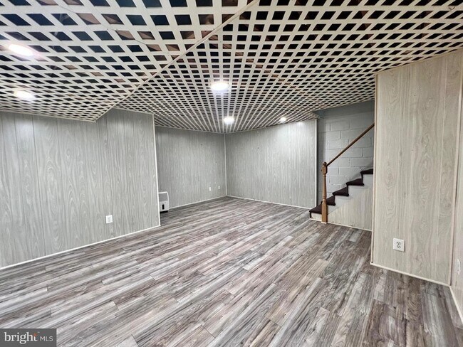 Building Photo - 603 Middlesex Rd