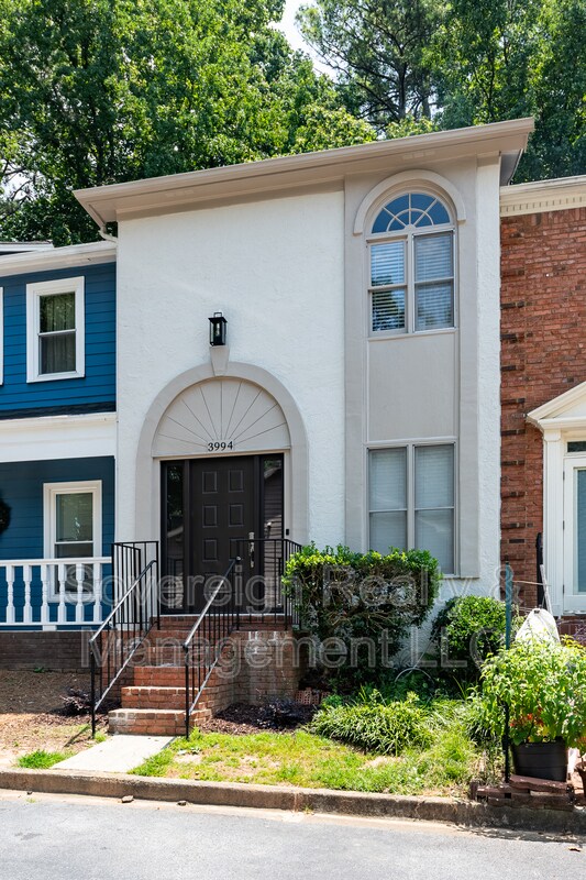 Building Photo - 3994 Elm St