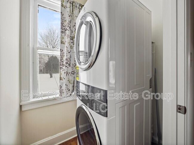 Building Photo - 1001 Pope Ave