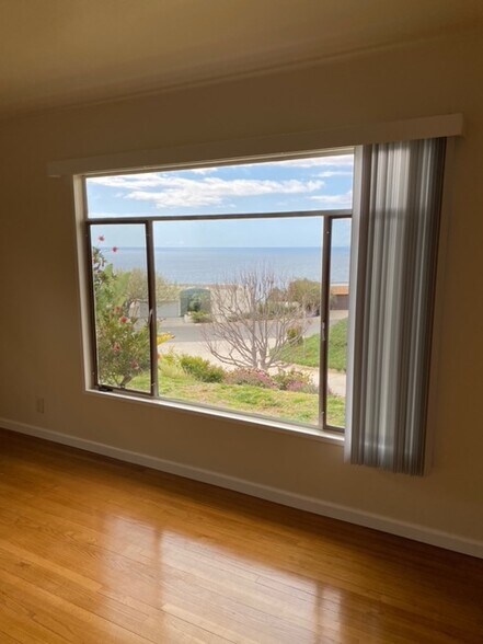 Building Photo - 214 Bellino Dr