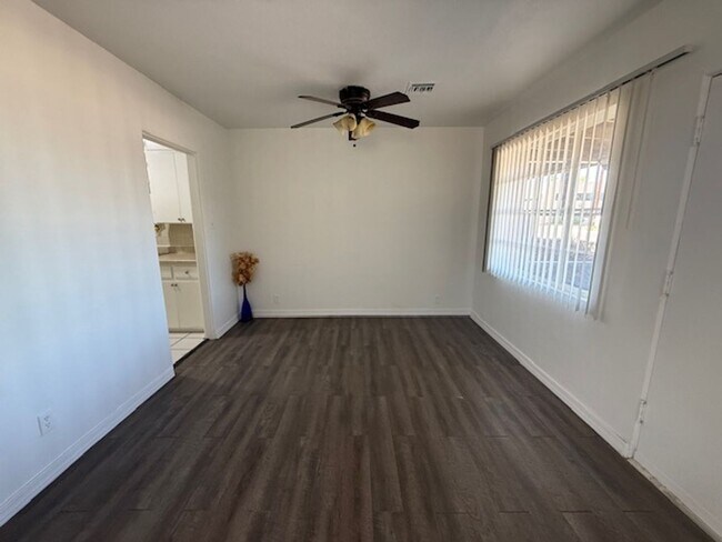 Building Photo - Location!! Awesome 1 bed 1 bath in Historic Glendale
