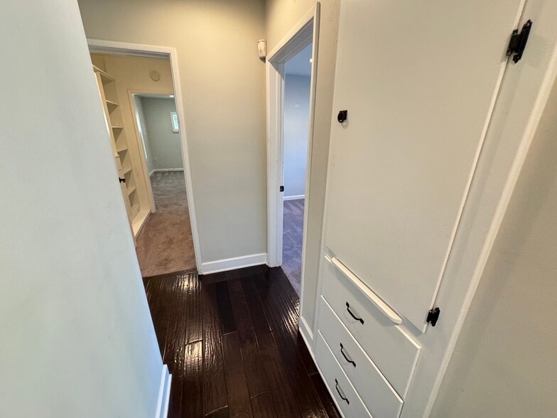 Building Photo - 3957 Woodfield Dr