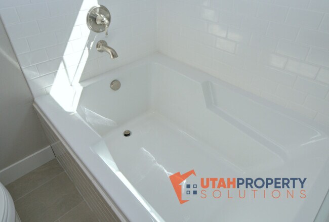 Building Photo - 10464 S Beetdigger Blvd