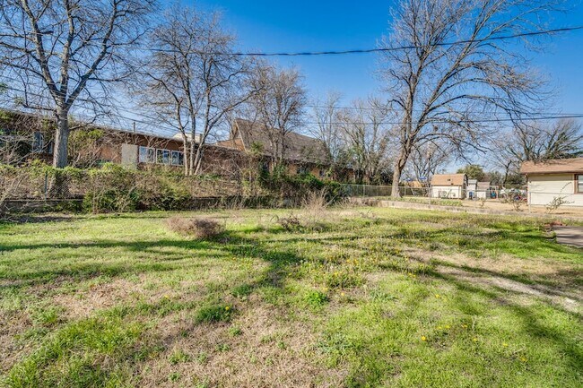 Building Photo - 3561 Westfield Ave