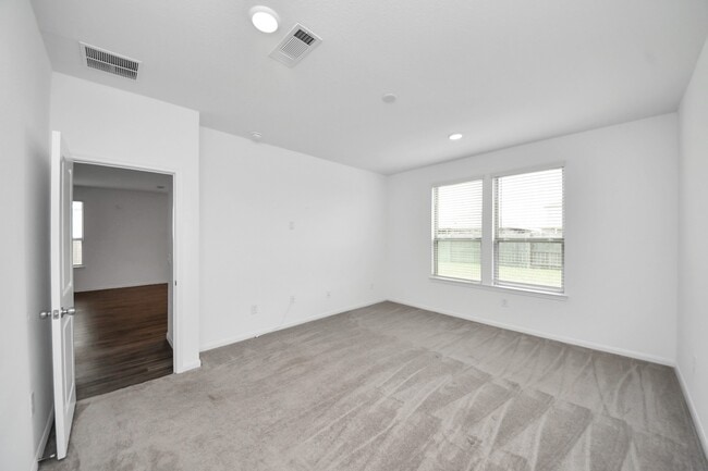 Building Photo - 1325 Grass Bnd Dr