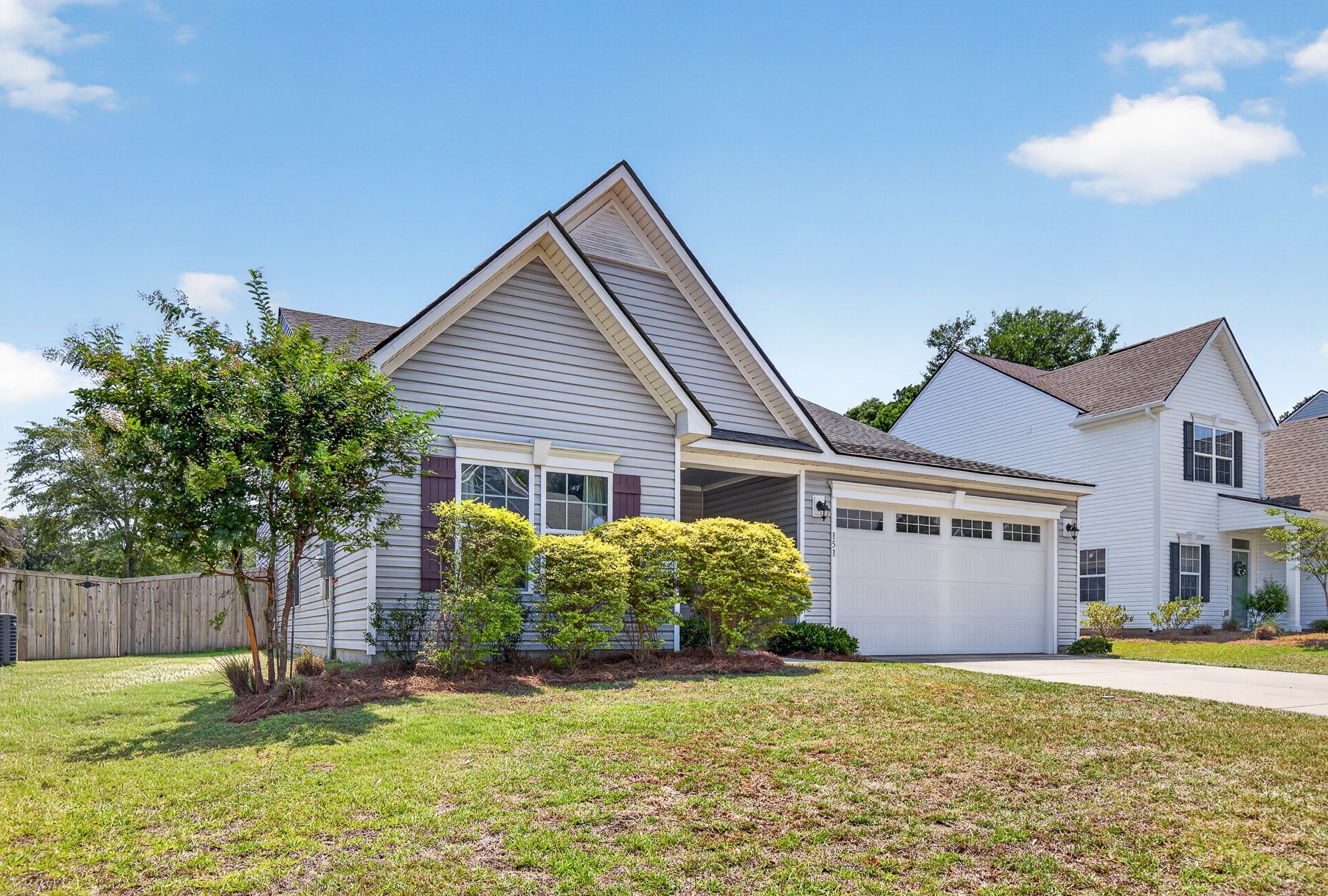 Building Photo - 151 Country Oaks Ln