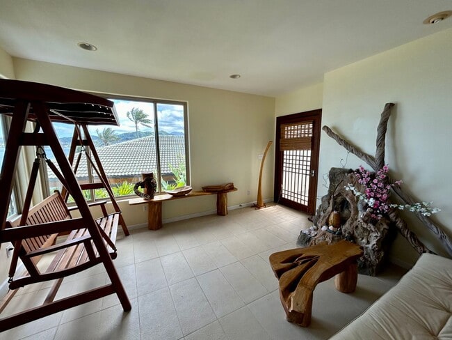 Building Photo - Hawaii living at its best.  Beautiful Kaneohe Bay front.