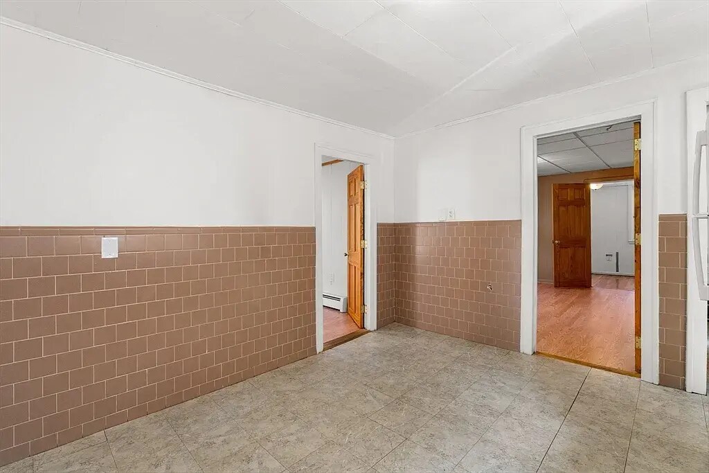 Building Photo - 44 Warren St