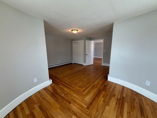 Building Photo - 682 Beech St