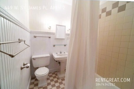 Building Photo - 449 W St James Pl