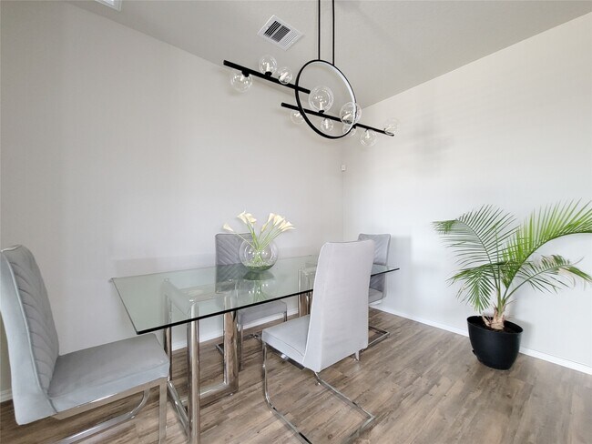 Building Photo - 21043 Iris Holly St