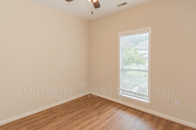 Building Photo - 686 Old Cahaba Dr