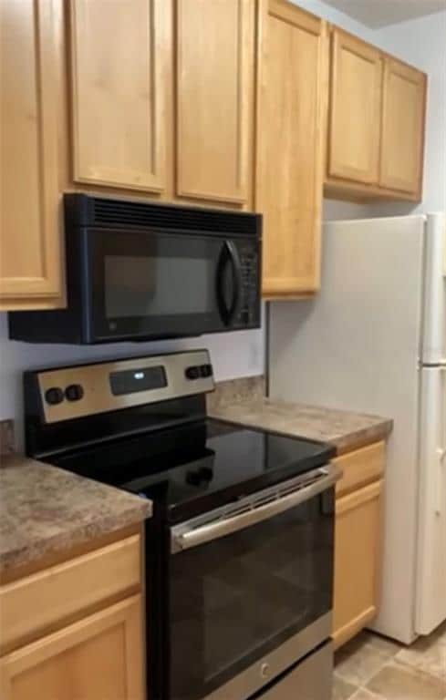 Building Photo - 10209 Courtney Palms Blvd