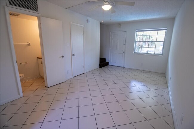 Building Photo - 1505 SW 2nd St