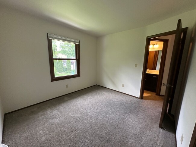 Building Photo - 3BD Townhome in Hartridge