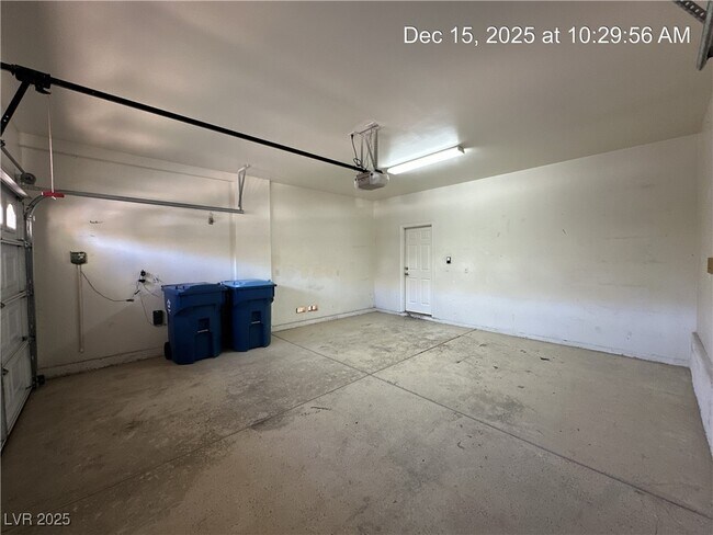 Building Photo - 10985 Fintry Hills St