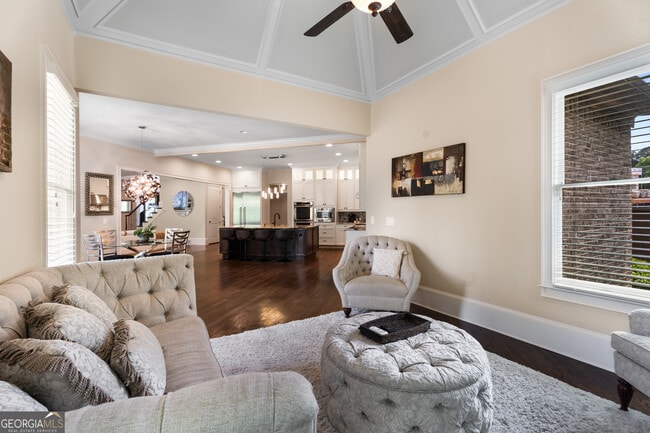 Building Photo - 6552 Long Acres Dr