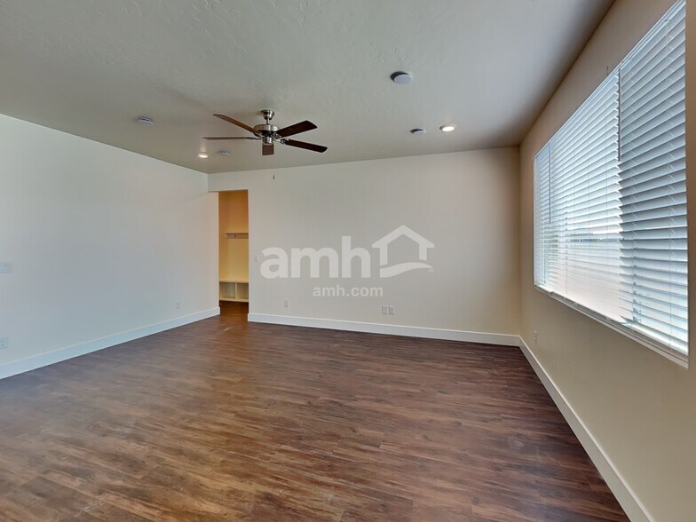 Building Photo - 1515 W Afton St