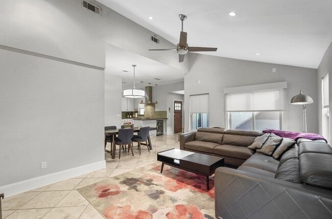 Building Photo - 4319 Cabell Dr