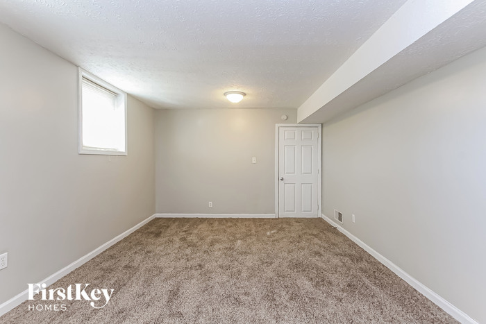 Building Photo - 8650 Lighthorse Dr
