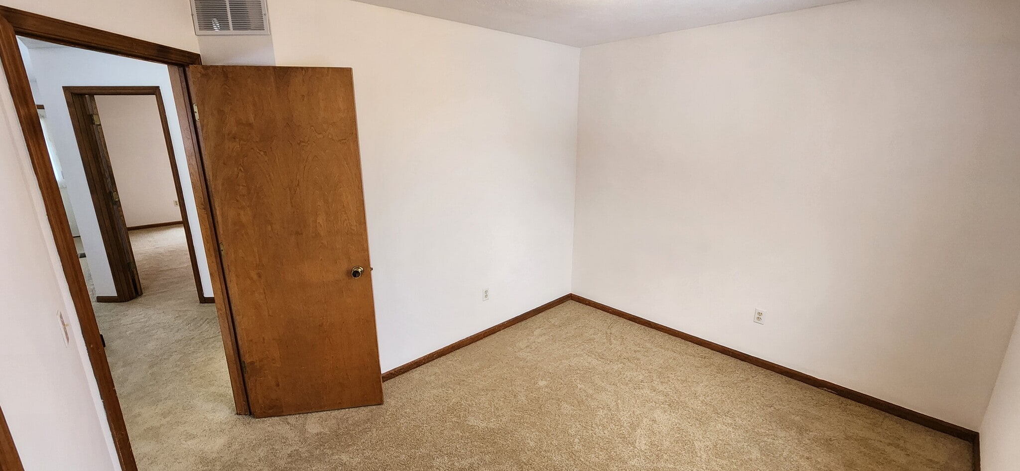 Bedroom 2, Main Floor - 1216 Dale Ct NE