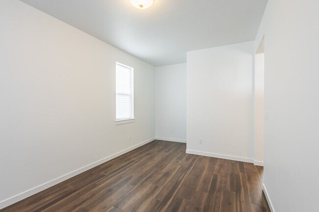 Building Photo - Brand New 3 bed 2.5 bath with flex room North Meridian