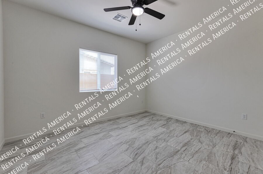 Building Photo - 3727 N Stone Ave