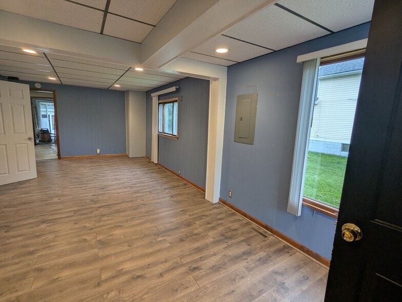 Living Room/Dining Room - 218 Alaska St