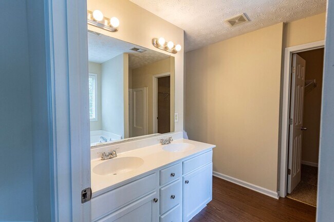 Building Photo - 2432 Pendergrass Ln