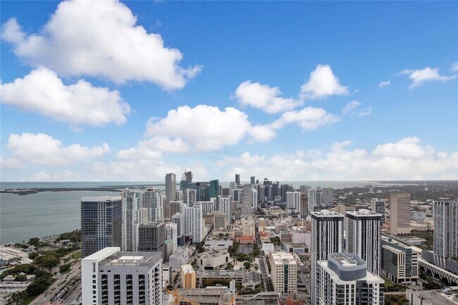 Building Photo - 851 NE 1st Ave