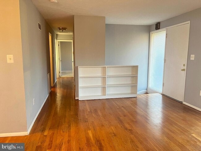 Building Photo - 6323 Fenton Ct