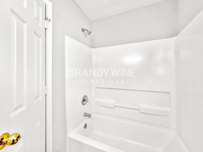 Building Photo - 606 Waynes Ct SE